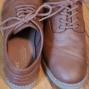 Boys Toms Leather Dress Shoes
